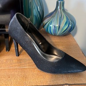 Elsa heels in black metallic by Jennifer Lopez. Size 10.